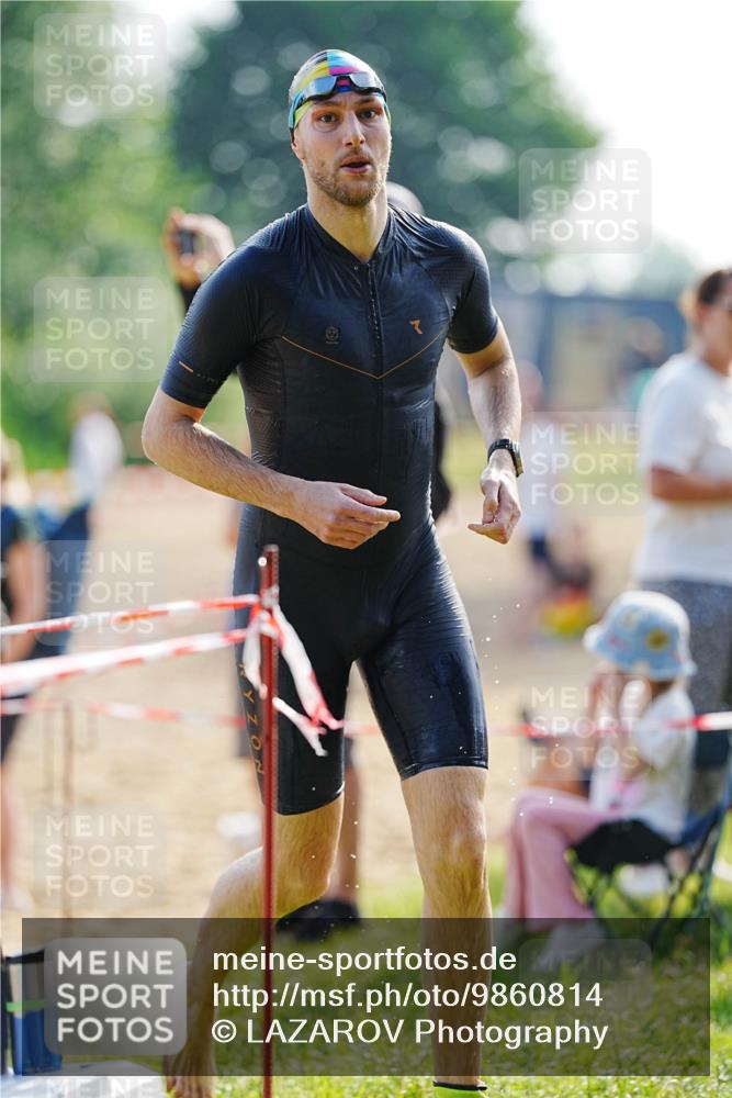 21.06.2026 - 29. Vierlanden-Triathlon LAZAROV Photography http://msf.ph/oto/9860814 21.06.2026 08:44:15 Schwimmen 4, 29, 34 meine-sportfotos.de