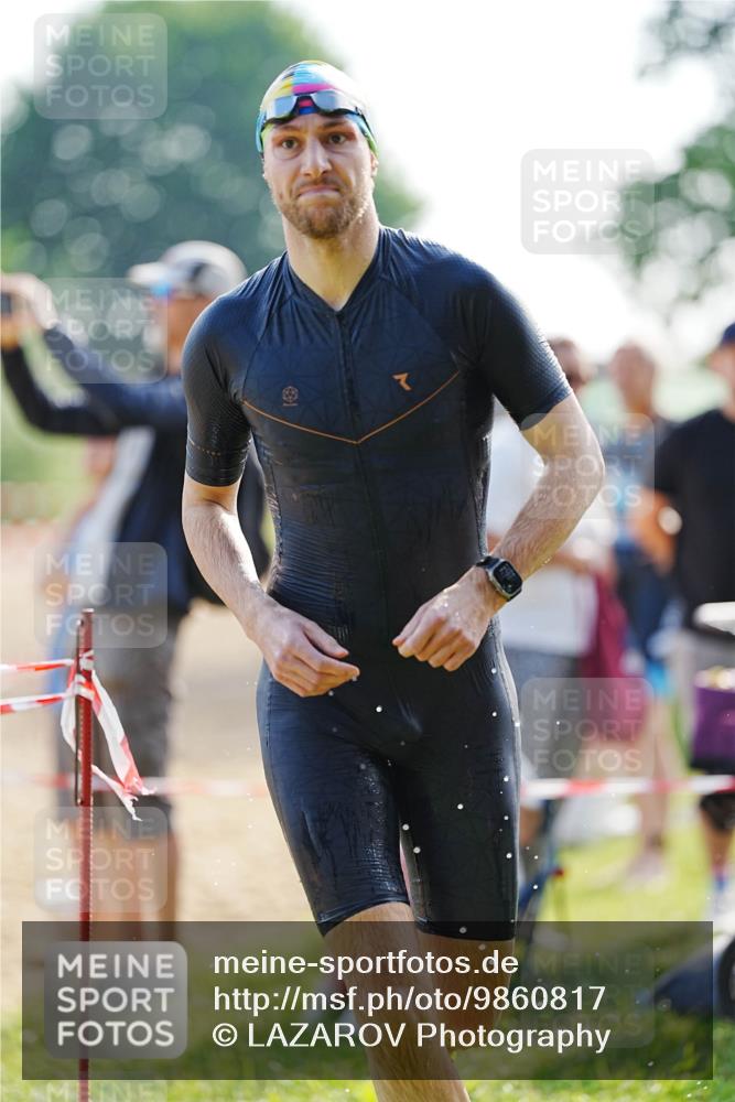 21.06.2026 - 29. Vierlanden-Triathlon LAZAROV Photography http://msf.ph/oto/9860817 21.06.2026 08:44:15 Schwimmen 4, 29, 34 meine-sportfotos.de