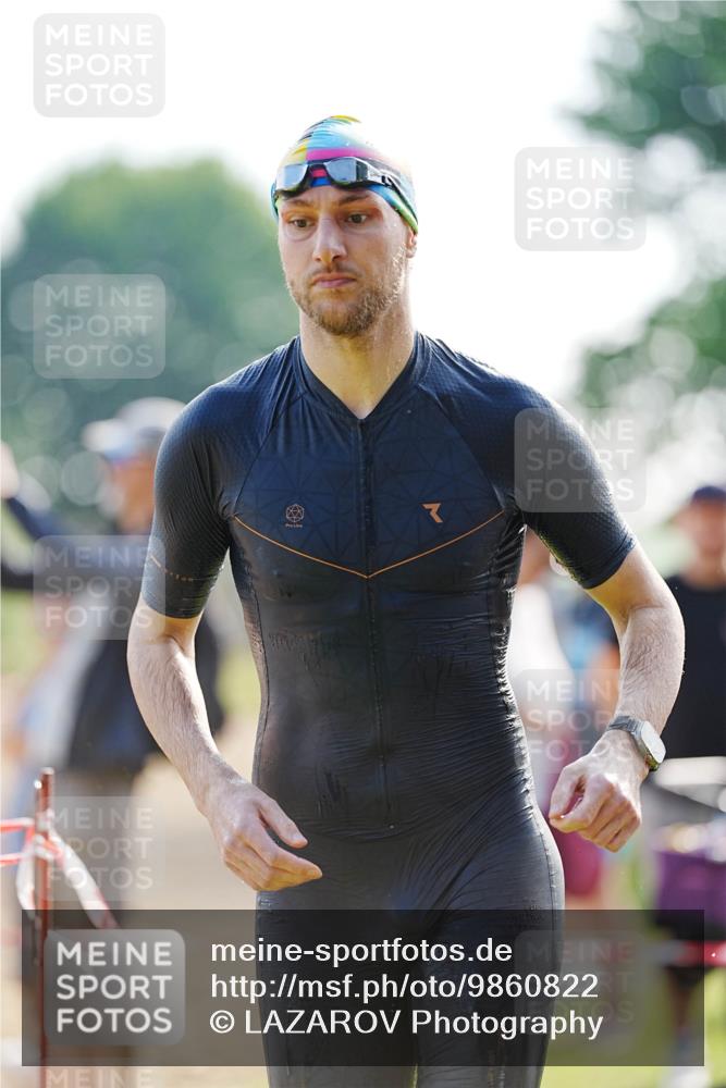 21.06.2026 - 29. Vierlanden-Triathlon LAZAROV Photography http://msf.ph/oto/9860822 21.06.2026 08:44:16 Schwimmen 4, 29, 34 meine-sportfotos.de