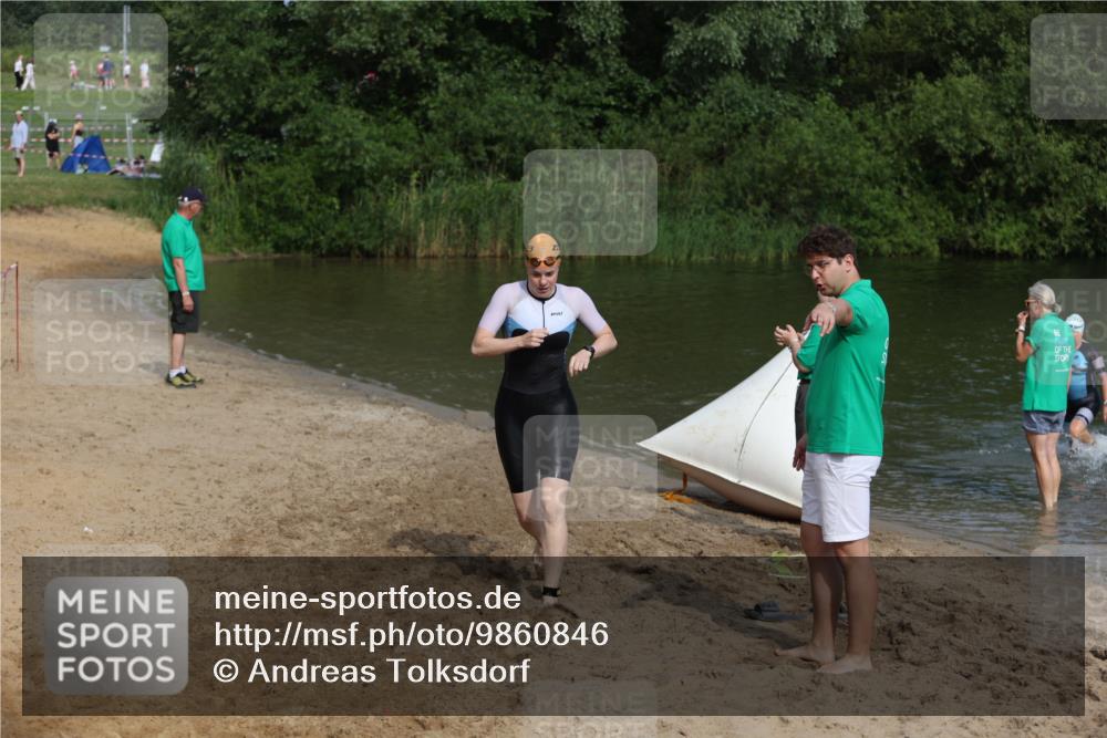 21.06.2026 - 29. Vierlanden-Triathlon Andreas Tolksdorf http://msf.ph/oto/9860846 21.06.2026 09:11:47 Schwimmen 255, 264, 300 meine-sportfotos.de