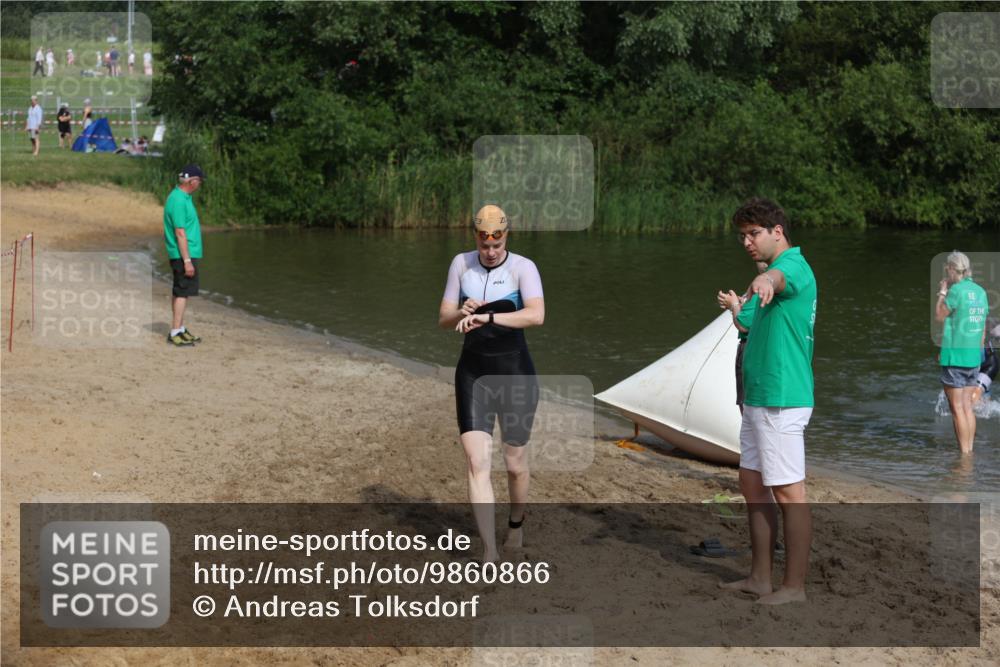 21.06.2026 - 29. Vierlanden-Triathlon Andreas Tolksdorf http://msf.ph/oto/9860866 21.06.2026 09:11:47 Schwimmen 255, 264, 300 meine-sportfotos.de