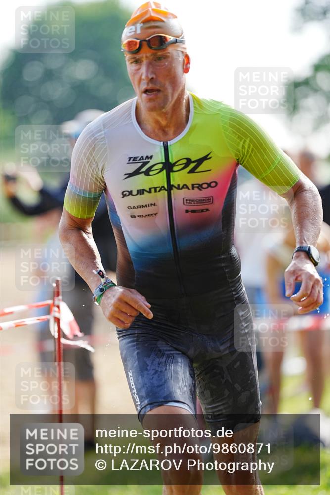 21.06.2026 - 29. Vierlanden-Triathlon LAZAROV Photography http://msf.ph/oto/9860871 21.06.2026 08:44:30 Schwimmen 34, 142, 196, 202 meine-sportfotos.de