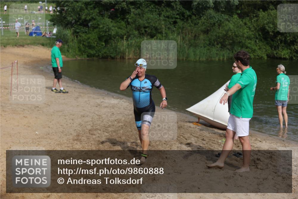 21.06.2026 - 29. Vierlanden-Triathlon Andreas Tolksdorf http://msf.ph/oto/9860888 21.06.2026 09:11:54 Schwimmen 300 meine-sportfotos.de