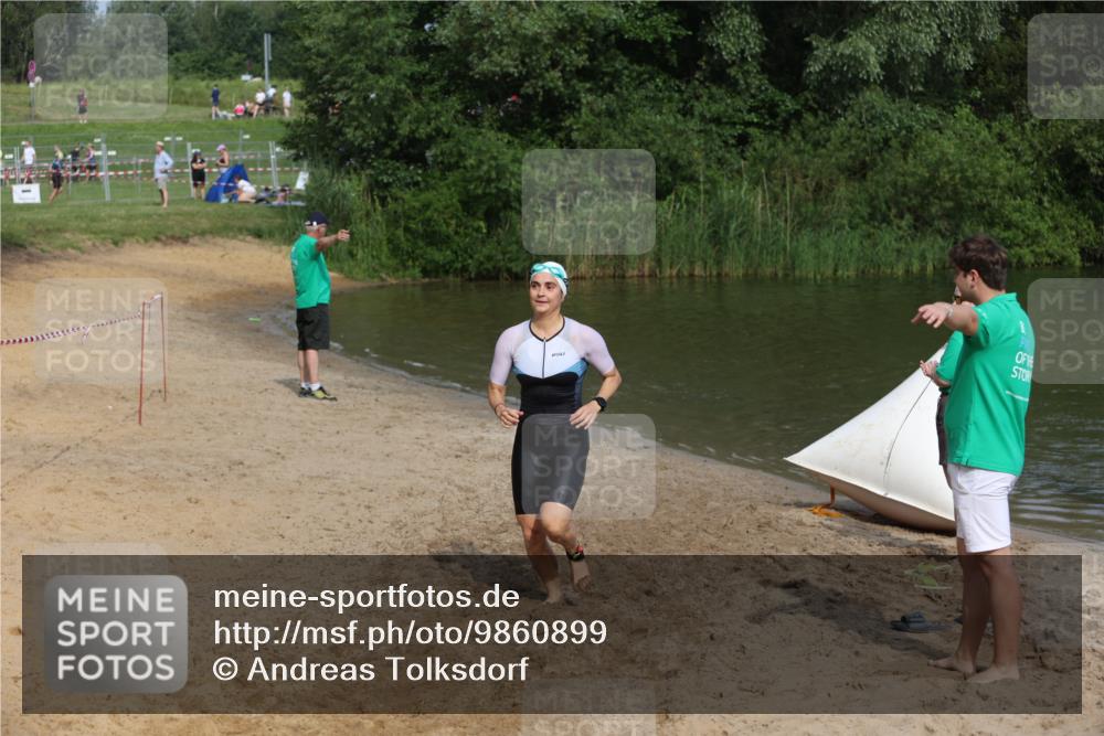 21.06.2026 - 29. Vierlanden-Triathlon Andreas Tolksdorf http://msf.ph/oto/9860899 21.06.2026 09:12:08 Schwimmen 252, 272 meine-sportfotos.de