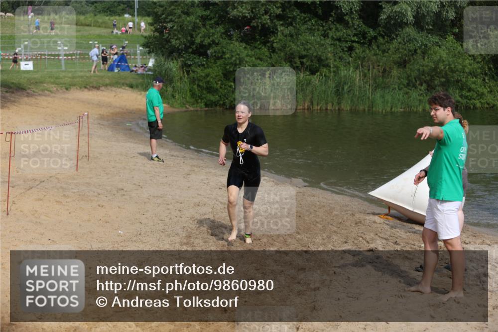 21.06.2026 - 29. Vierlanden-Triathlon Andreas Tolksdorf http://msf.ph/oto/9860980 21.06.2026 09:12:14 Schwimmen 272 meine-sportfotos.de