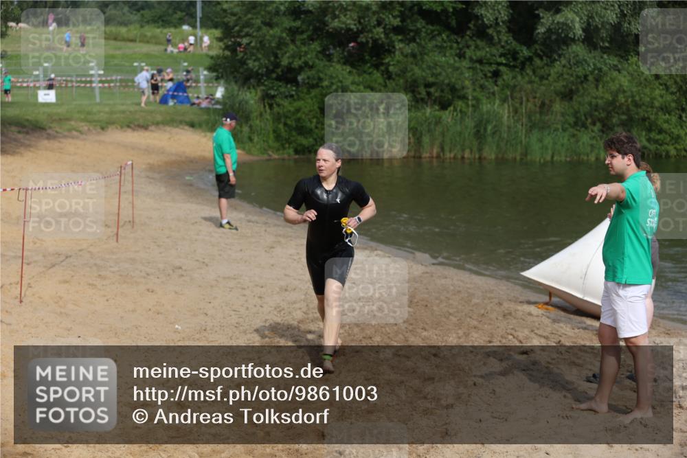 21.06.2026 - 29. Vierlanden-Triathlon Andreas Tolksdorf http://msf.ph/oto/9861003 21.06.2026 09:12:14 Schwimmen 272 meine-sportfotos.de