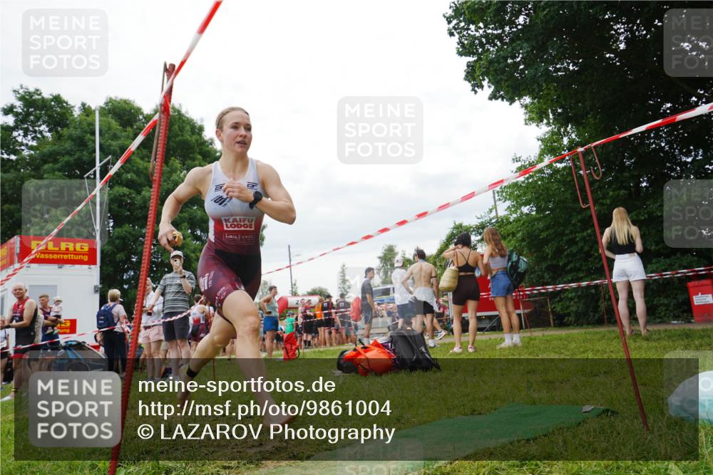 21.06.2026 - 29. Vierlanden-Triathlon LAZAROV Photography http://msf.ph/oto/9861004 21.06.2026 12:30:38 Schwimmen 1020 meine-sportfotos.de