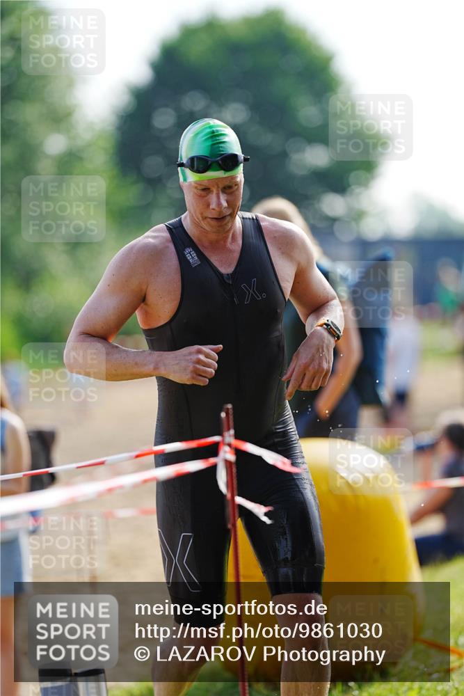 21.06.2026 - 29. Vierlanden-Triathlon LAZAROV Photography http://msf.ph/oto/9861030 21.06.2026 08:45:41 Schwimmen 141, 169, 173, 174 meine-sportfotos.de