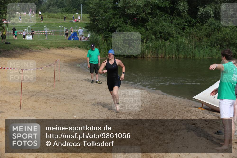 21.06.2026 - 29. Vierlanden-Triathlon Andreas Tolksdorf http://msf.ph/oto/9861066 21.06.2026 09:12:39 Schwimmen 235 meine-sportfotos.de