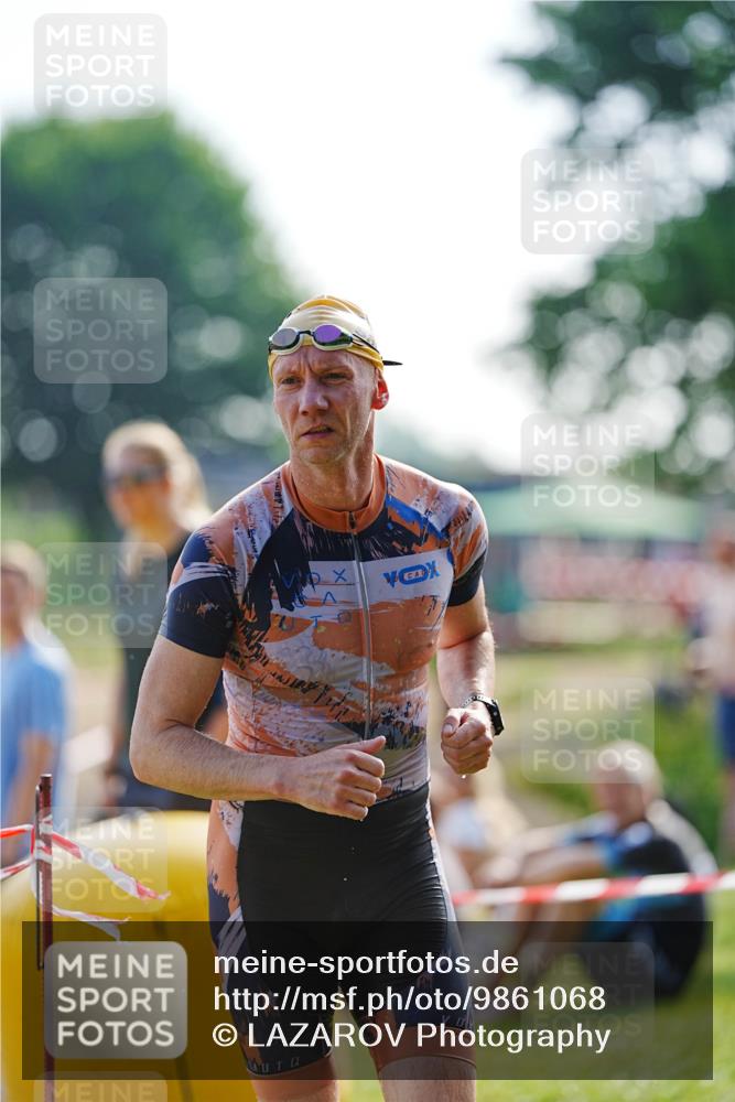 21.06.2026 - 29. Vierlanden-Triathlon LAZAROV Photography http://msf.ph/oto/9861068 21.06.2026 08:45:59 Schwimmen 84, 89, 131, 147, 165 meine-sportfotos.de