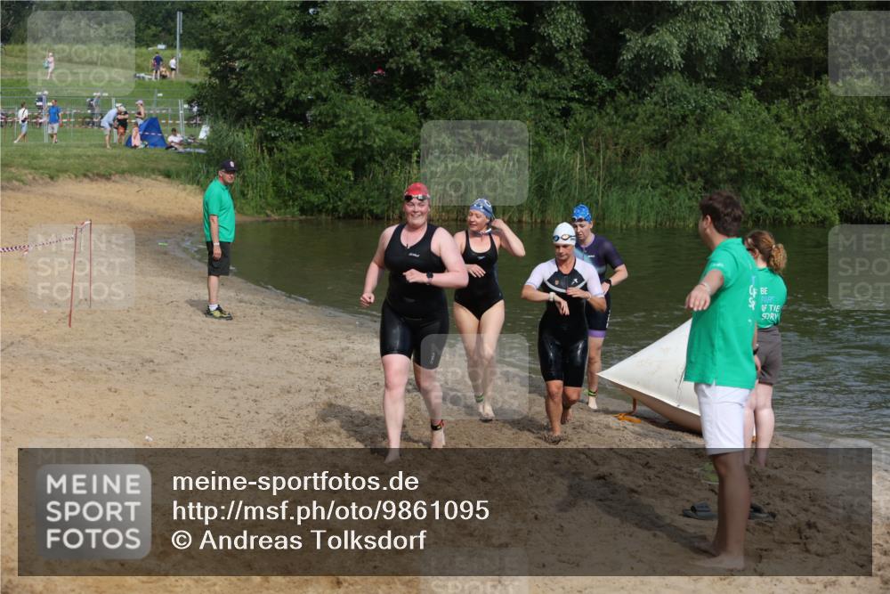 21.06.2026 - 29. Vierlanden-Triathlon Andreas Tolksdorf http://msf.ph/oto/9861095 21.06.2026 09:13:04 Schwimmen 227, 230, 280, 292 meine-sportfotos.de