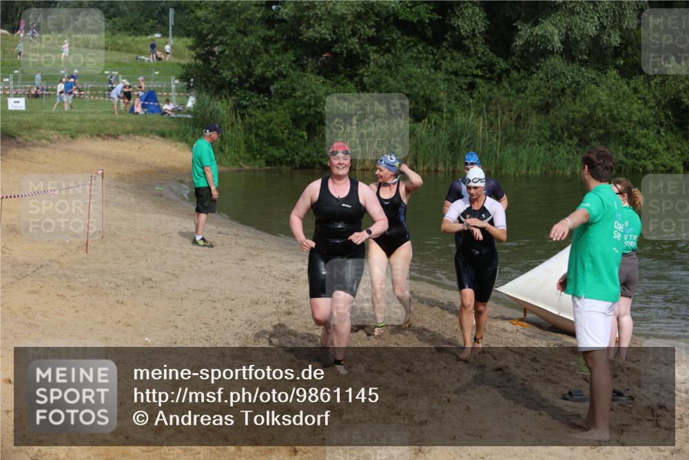 21.06.2026 - 29. Vierlanden-Triathlon Andreas Tolksdorf http://msf.ph/oto/9861145 21.06.2026 09:13:05 Schwimmen 227, 230, 280, 292 meine-sportfotos.de