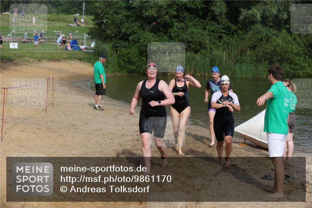 21.06.2026 - 29. Vierlanden-Triathlon Andreas Tolksdorf http://msf.ph/oto/9861170 21.06.2026 09:13:05 Schwimmen 227, 230, 280, 292 meine-sportfotos.de