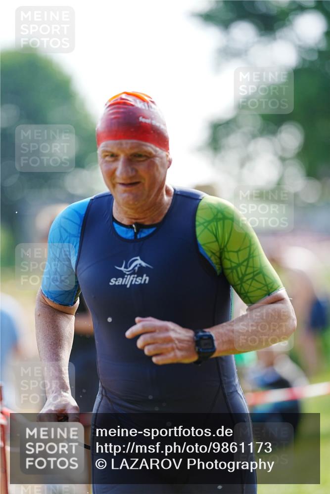 21.06.2026 - 29. Vierlanden-Triathlon LAZAROV Photography http://msf.ph/oto/9861173 21.06.2026 08:47:54 Schwimmen 90, 118, 136, 180 meine-sportfotos.de