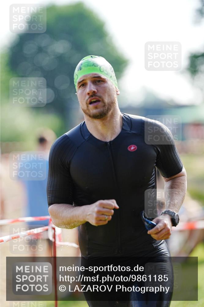 21.06.2026 - 29. Vierlanden-Triathlon LAZAROV Photography http://msf.ph/oto/9861185 21.06.2026 08:47:56 Schwimmen 90, 118, 136, 180 meine-sportfotos.de