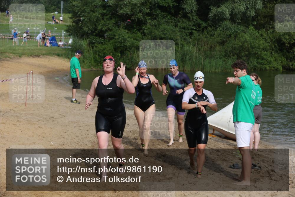 21.06.2026 - 29. Vierlanden-Triathlon Andreas Tolksdorf http://msf.ph/oto/9861190 21.06.2026 09:13:06 Schwimmen 227, 230, 280, 292 meine-sportfotos.de