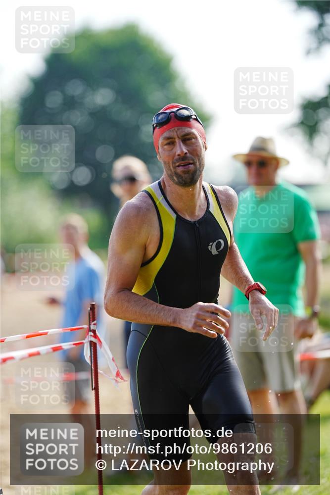 21.06.2026 - 29. Vierlanden-Triathlon LAZAROV Photography http://msf.ph/oto/9861206 21.06.2026 08:48:03 Schwimmen 90, 118, 130, 136 meine-sportfotos.de