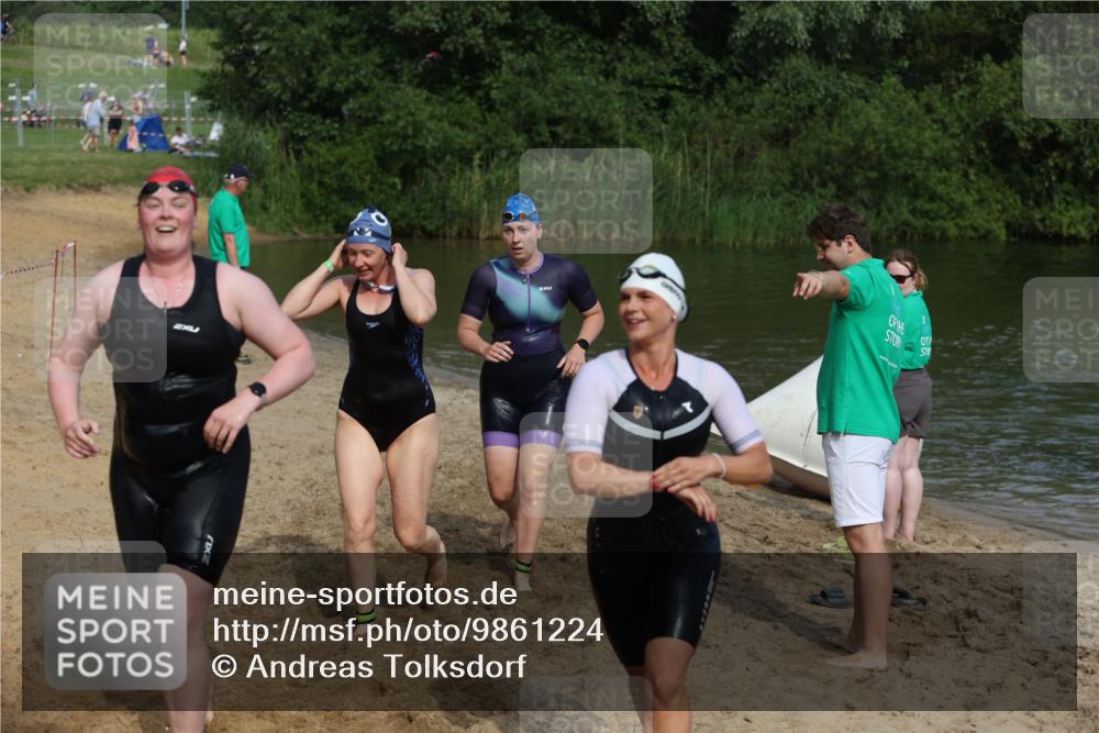 21.06.2026 - 29. Vierlanden-Triathlon Andreas Tolksdorf http://msf.ph/oto/9861224 21.06.2026 09:13:07 Schwimmen 227, 230, 280, 292 meine-sportfotos.de