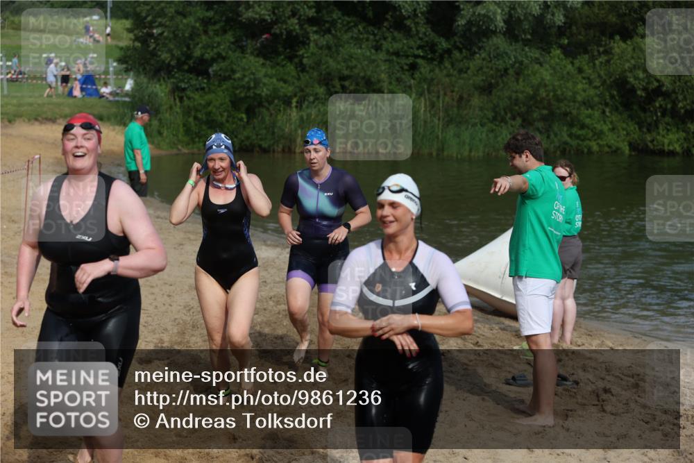 21.06.2026 - 29. Vierlanden-Triathlon Andreas Tolksdorf http://msf.ph/oto/9861236 21.06.2026 09:13:07 Schwimmen 227, 230, 280, 292 meine-sportfotos.de