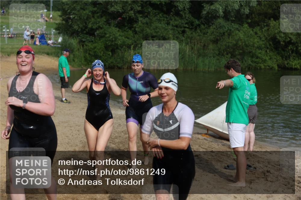 21.06.2026 - 29. Vierlanden-Triathlon Andreas Tolksdorf http://msf.ph/oto/9861249 21.06.2026 09:13:07 Schwimmen 227, 230, 280, 292 meine-sportfotos.de