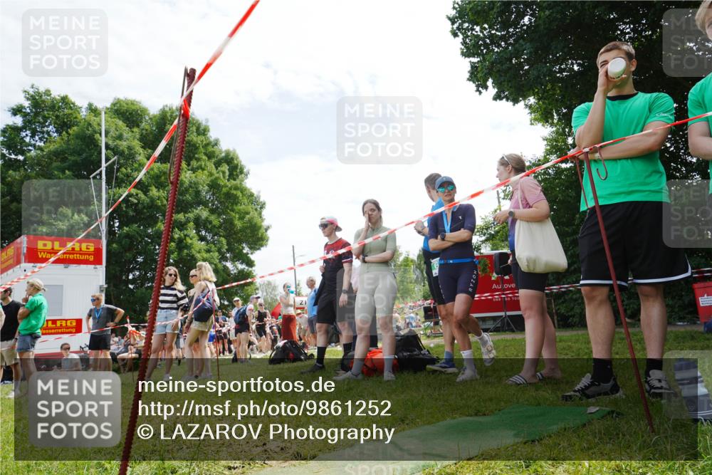 21.06.2026 - 29. Vierlanden-Triathlon LAZAROV Photography http://msf.ph/oto/9861252 21.06.2026 13:07:02 Schwimmen  meine-sportfotos.de