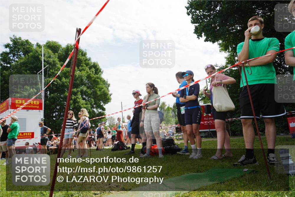 21.06.2026 - 29. Vierlanden-Triathlon LAZAROV Photography http://msf.ph/oto/9861257 21.06.2026 13:07:03 Schwimmen  meine-sportfotos.de