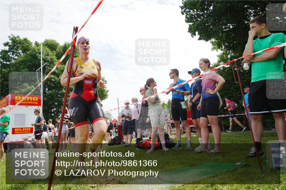 21.06.2026 - 29. Vierlanden-Triathlon LAZAROV Photography http://msf.ph/oto/9861366 21.06.2026 13:10:02 Schwimmen 1118, 1123, 1134 meine-sportfotos.de