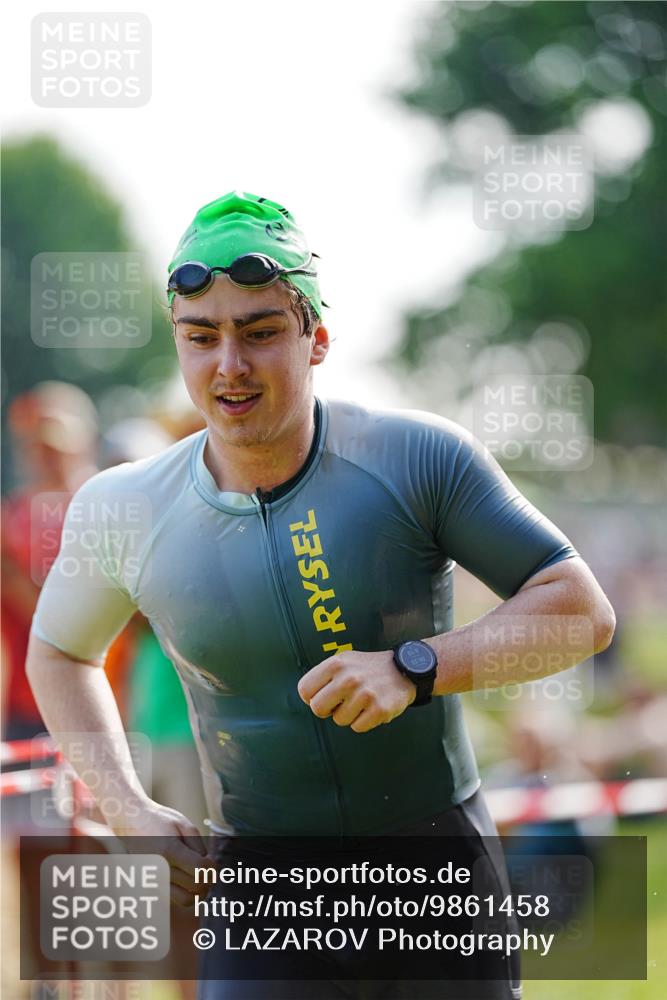 21.06.2026 - 29. Vierlanden-Triathlon LAZAROV Photography http://msf.ph/oto/9861458 21.06.2026 08:57:23 Schwimmen 41 meine-sportfotos.de