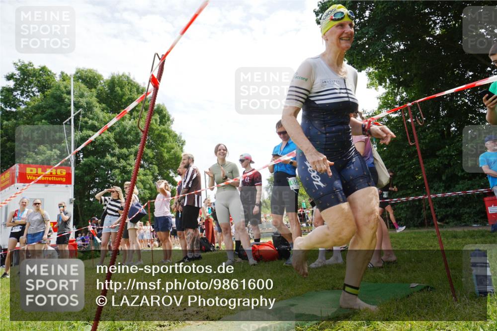 21.06.2026 - 29. Vierlanden-Triathlon LAZAROV Photography http://msf.ph/oto/9861600 21.06.2026 13:12:16 Schwimmen 1115, 1152, 1159 meine-sportfotos.de
