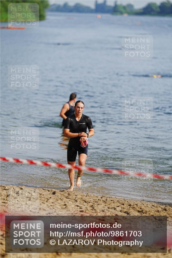 21.06.2026 - 29. Vierlanden-Triathlon LAZAROV Photography http://msf.ph/oto/9861703 21.06.2026 09:03:19 Schwimmen 261 meine-sportfotos.de