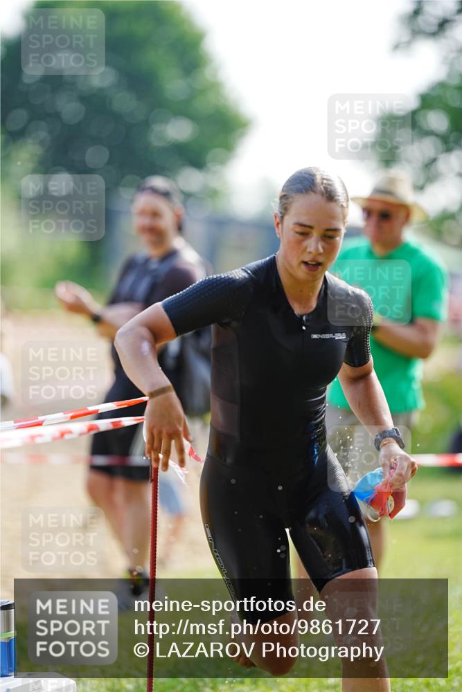 21.06.2026 - 29. Vierlanden-Triathlon LAZAROV Photography http://msf.ph/oto/9861727 21.06.2026 09:03:27 Schwimmen 241, 261 meine-sportfotos.de