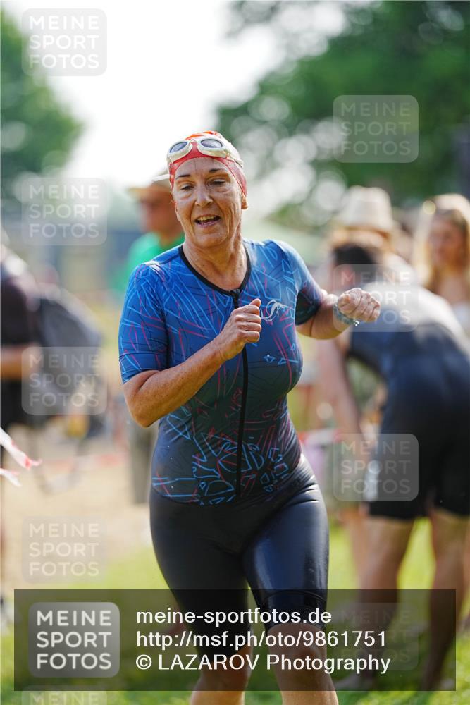 21.06.2026 - 29. Vierlanden-Triathlon LAZAROV Photography http://msf.ph/oto/9861751 21.06.2026 09:03:50 Schwimmen 288, 302 meine-sportfotos.de