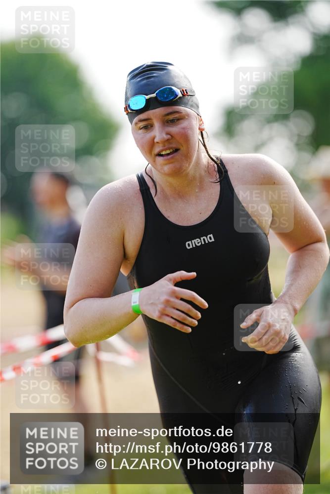 21.06.2026 - 29. Vierlanden-Triathlon LAZAROV Photography http://msf.ph/oto/9861778 21.06.2026 09:04:45 Schwimmen 290 meine-sportfotos.de