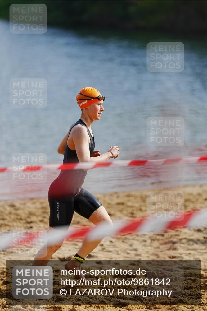 21.06.2026 - 29. Vierlanden-Triathlon LAZAROV Photography http://msf.ph/oto/9861842 21.06.2026 09:05:52 Schwimmen 299 meine-sportfotos.de