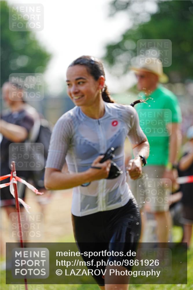 21.06.2026 - 29. Vierlanden-Triathlon LAZAROV Photography http://msf.ph/oto/9861926 21.06.2026 09:08:40 Schwimmen 226, 233, 257, 268 meine-sportfotos.de