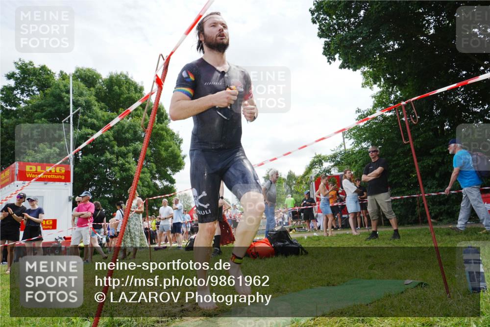 21.06.2026 - 29. Vierlanden-Triathlon LAZAROV Photography http://msf.ph/oto/9861962 21.06.2026 13:26:17 Schwimmen 1100, 1196, 1203, 1209, 1225 meine-sportfotos.de