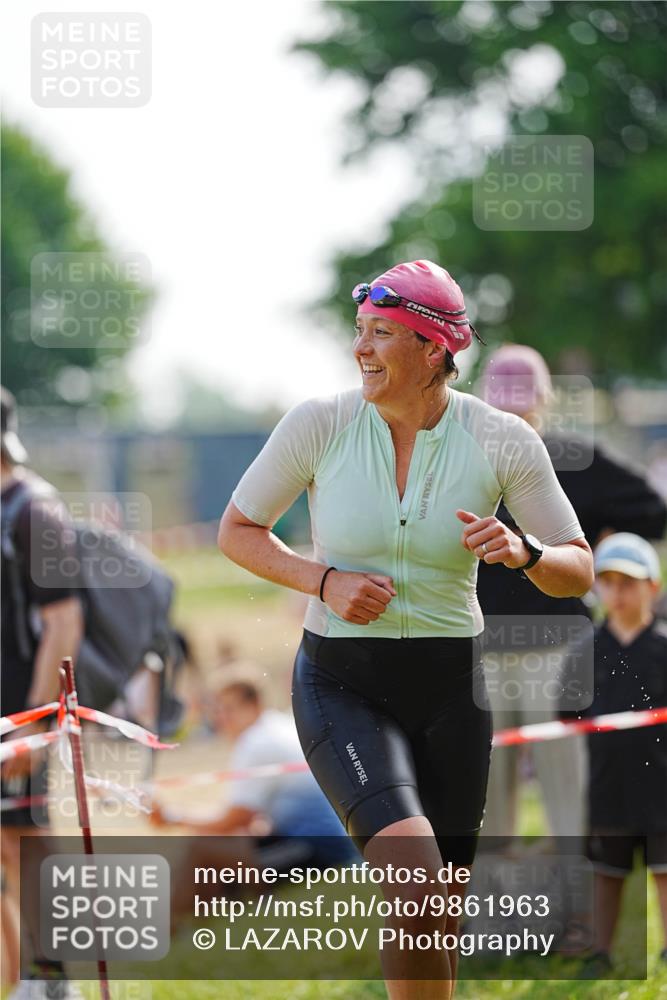 21.06.2026 - 29. Vierlanden-Triathlon LAZAROV Photography http://msf.ph/oto/9861963 21.06.2026 09:09:45 Schwimmen 266 meine-sportfotos.de
