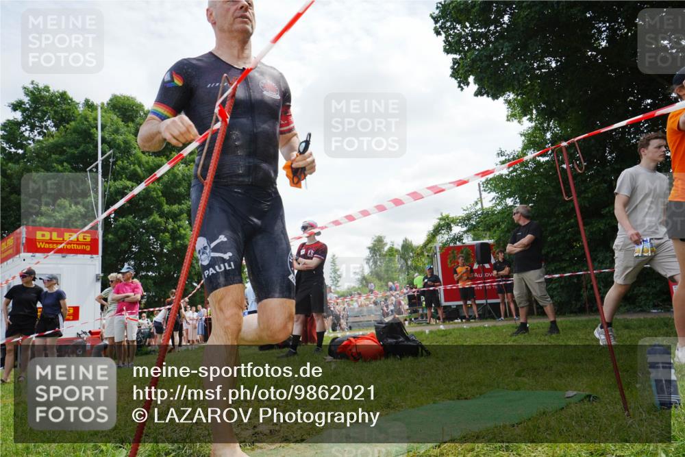 21.06.2026 - 29. Vierlanden-Triathlon LAZAROV Photography http://msf.ph/oto/9862021 21.06.2026 13:27:11 Schwimmen 1098, 1172, 1188, 1190, 1227 meine-sportfotos.de