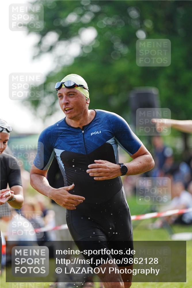 21.06.2026 - 29. Vierlanden-Triathlon LAZAROV Photography http://msf.ph/oto/9862128 21.06.2026 09:11:48 Schwimmen 91, 255, 264 meine-sportfotos.de