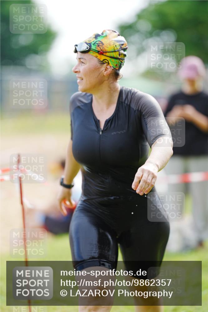 21.06.2026 - 29. Vierlanden-Triathlon LAZAROV Photography http://msf.ph/oto/9862357 21.06.2026 09:19:42 Schwimmen 295 meine-sportfotos.de