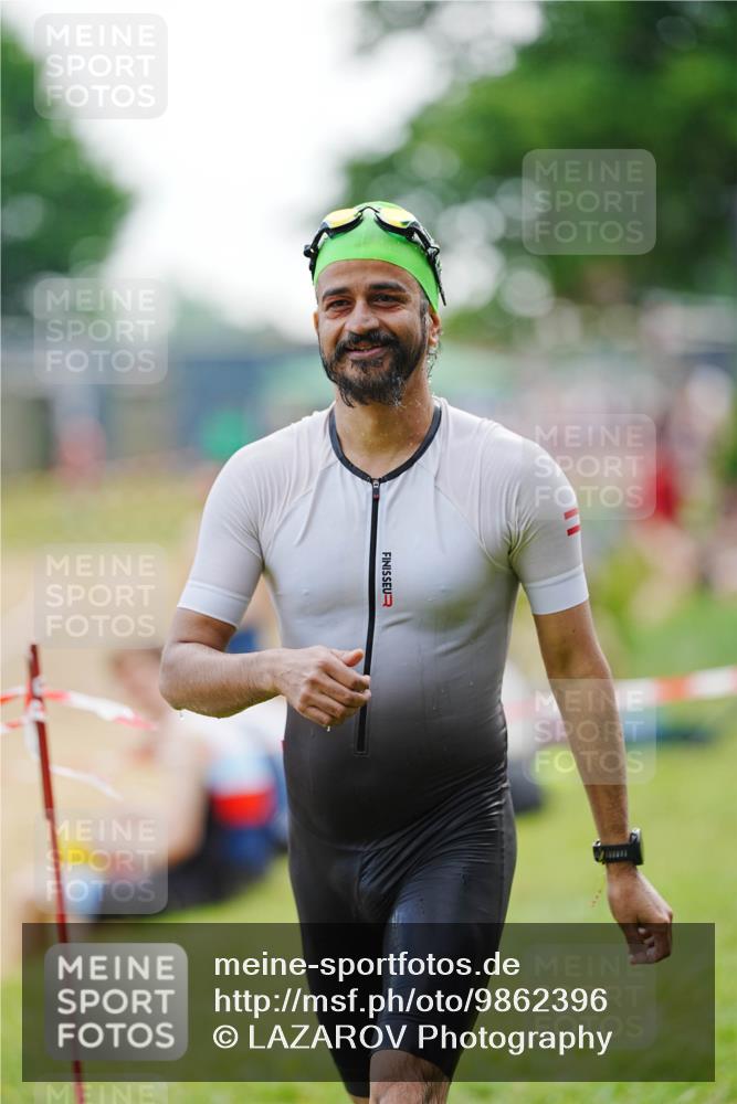 21.06.2026 - 29. Vierlanden-Triathlon LAZAROV Photography http://msf.ph/oto/9862396 21.06.2026 09:21:40 Schwimmen 6 meine-sportfotos.de