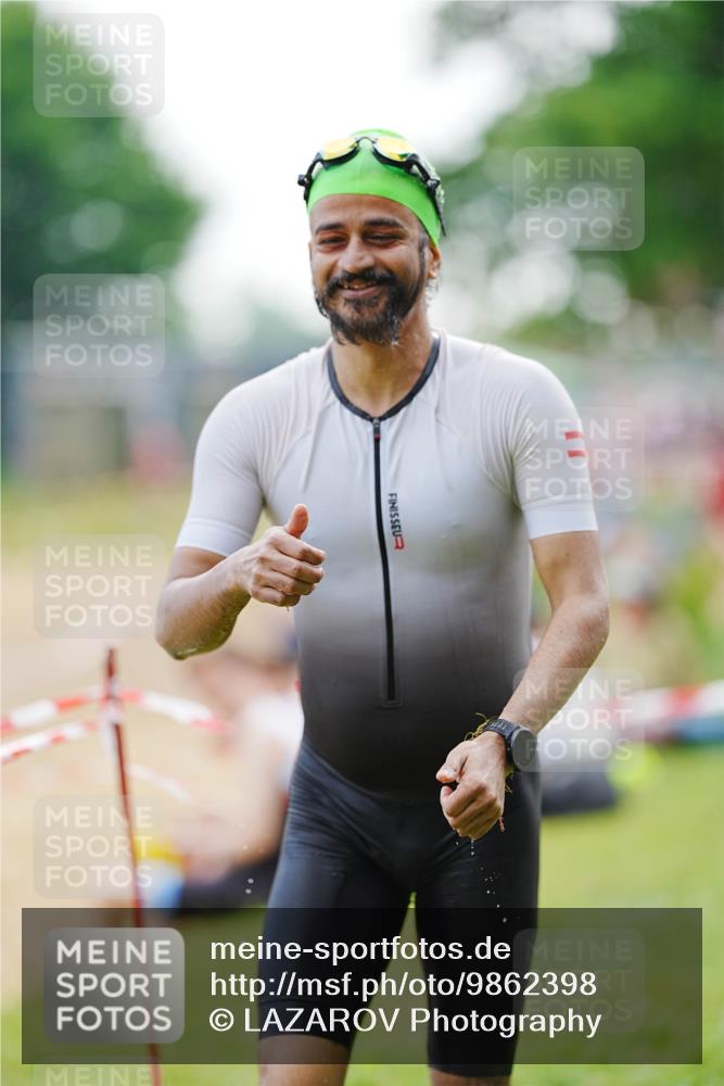 21.06.2026 - 29. Vierlanden-Triathlon LAZAROV Photography http://msf.ph/oto/9862398 21.06.2026 09:21:41 Schwimmen 6 meine-sportfotos.de