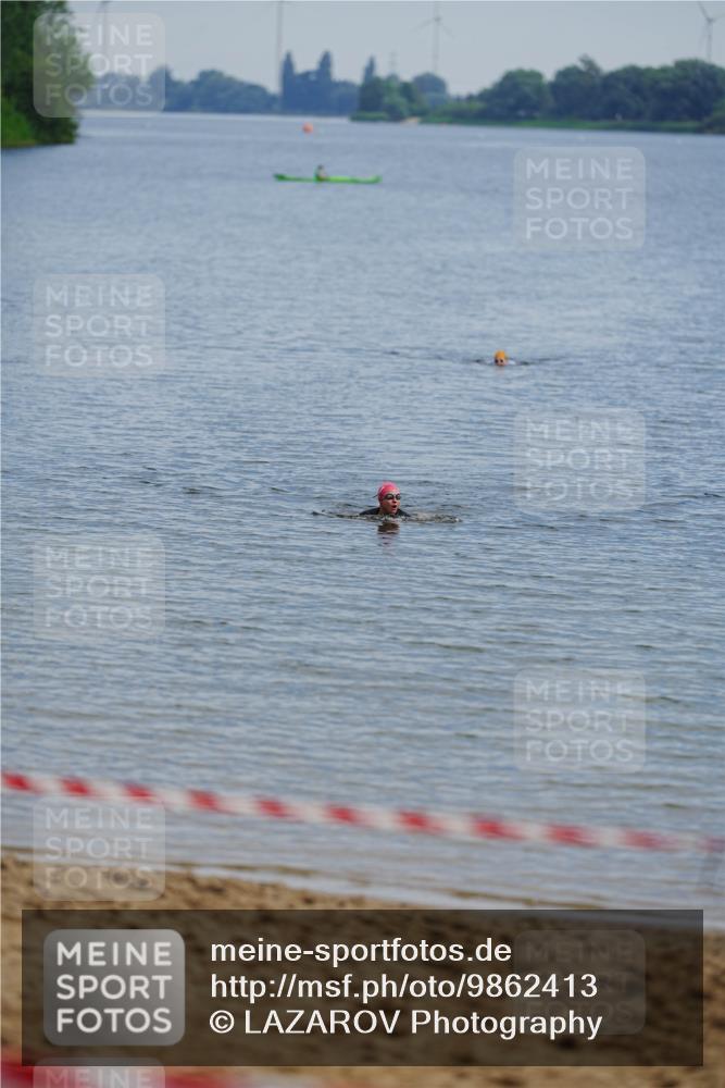 21.06.2026 - 29. Vierlanden-Triathlon LAZAROV Photography http://msf.ph/oto/9862413 21.06.2026 09:22:36 Schwimmen  meine-sportfotos.de