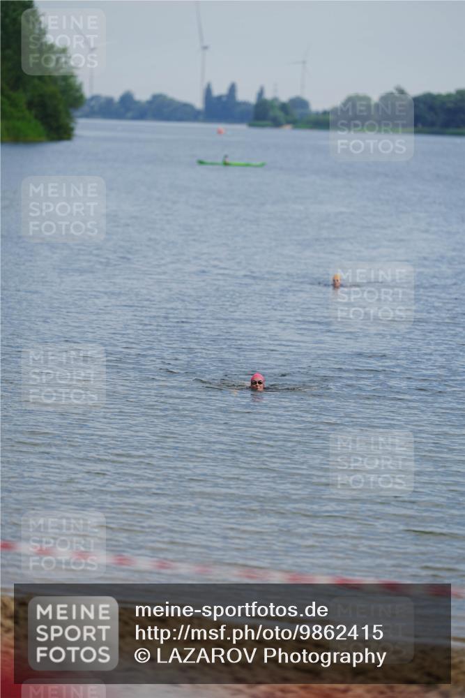 21.06.2026 - 29. Vierlanden-Triathlon LAZAROV Photography http://msf.ph/oto/9862415 21.06.2026 09:22:38 Schwimmen  meine-sportfotos.de