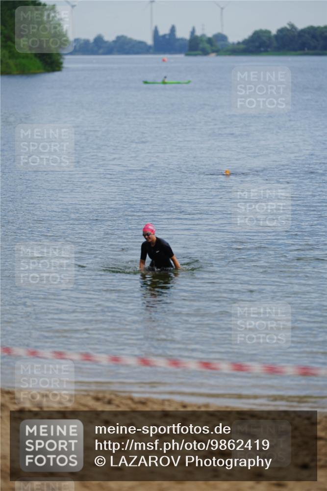 21.06.2026 - 29. Vierlanden-Triathlon LAZAROV Photography http://msf.ph/oto/9862419 21.06.2026 09:22:45 Schwimmen  meine-sportfotos.de