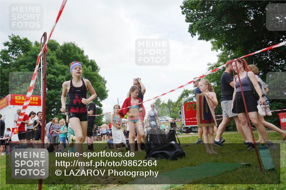 21.06.2026 - 29. Vierlanden-Triathlon LAZAROV Photography http://msf.ph/oto/9862564 21.06.2026 14:50:59 Schwimmen 1309 meine-sportfotos.de