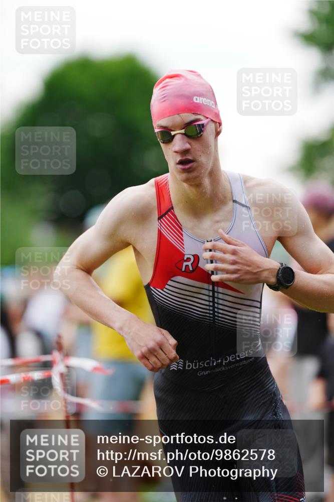 21.06.2026 - 29. Vierlanden-Triathlon LAZAROV Photography http://msf.ph/oto/9862578 21.06.2026 09:53:20 Schwimmen 377, 380 meine-sportfotos.de