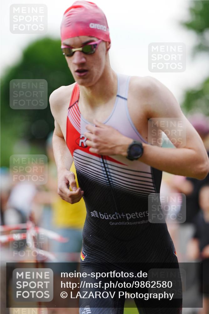 21.06.2026 - 29. Vierlanden-Triathlon LAZAROV Photography http://msf.ph/oto/9862580 21.06.2026 09:53:20 Schwimmen 377, 380 meine-sportfotos.de