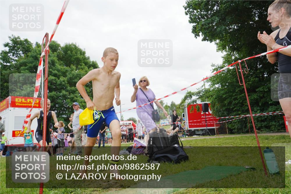 21.06.2026 - 29. Vierlanden-Triathlon LAZAROV Photography http://msf.ph/oto/9862587 21.06.2026 15:02:07 Schwimmen  meine-sportfotos.de