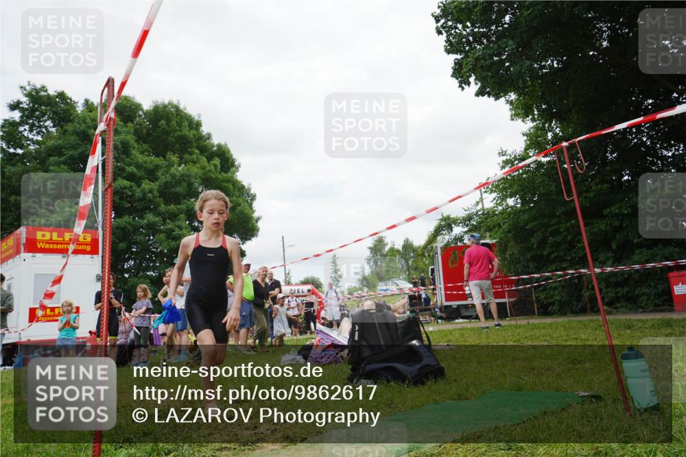 21.06.2026 - 29. Vierlanden-Triathlon LAZAROV Photography http://msf.ph/oto/9862617 21.06.2026 15:02:31 Schwimmen  meine-sportfotos.de